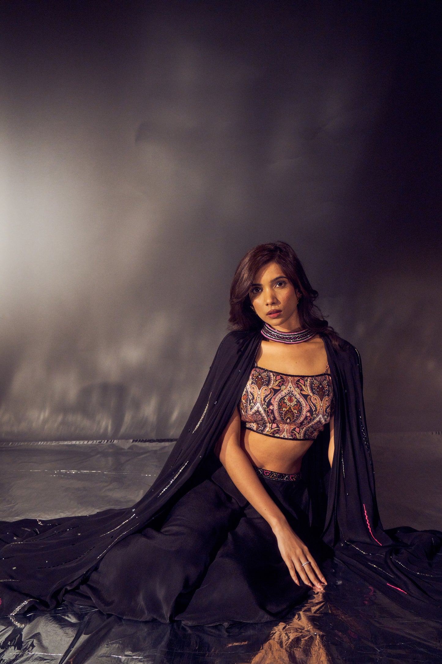 Gradient Black Paisley Cape Set
